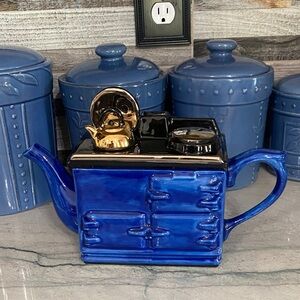 Carters of Suffolk Novelty Royal Blue Aga Range Teapot Handcrafted in England